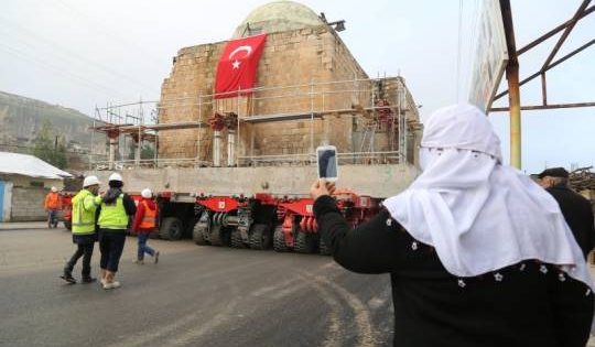 610 illik məscidi təkərlər üzərində 5 km uzağa köçürdülər…-FOTOLAR+VİDEO