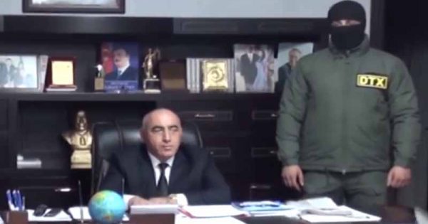 DTX icra başçısı və müavinini belə yaxaladı – Əməliyyat videosu