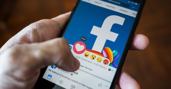 “Facebook” istifadəçilərinin sayı 2,5 milyard nəfərə çatıb