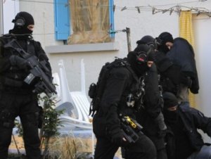 DTX Neftçala İcra Hakimiyyətinin binasına girdi