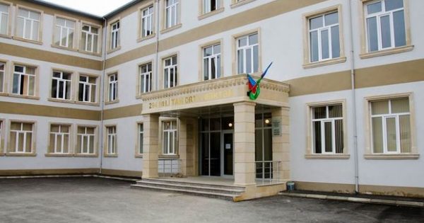 Azərbaycanda koronavirusa görə orta məktəblərdə kütləvi tədbirlər məhdudlaşdırıldı – FOTO