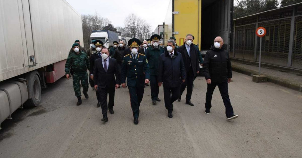 Prezident koronavirusa görə vəzifəli şəxsləri İranla sərhədə göndərib
