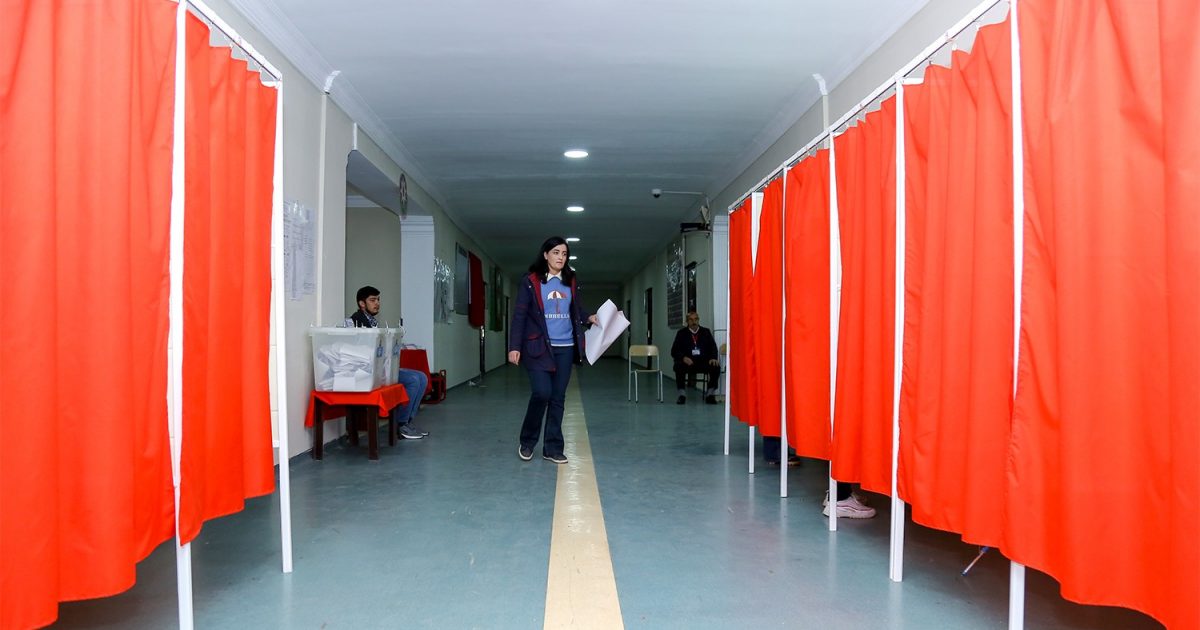 Mətbuat Şurası şikayət daxil olan seçki məntəqələrini açıqladı