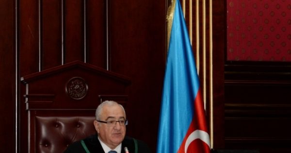 Ali Məhkəmənin 7 hakimi təqaüdə göndərildi