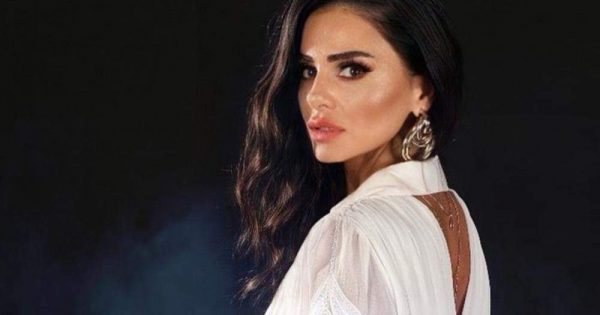 Günel Sezen Aksunun mahnısını oxudu