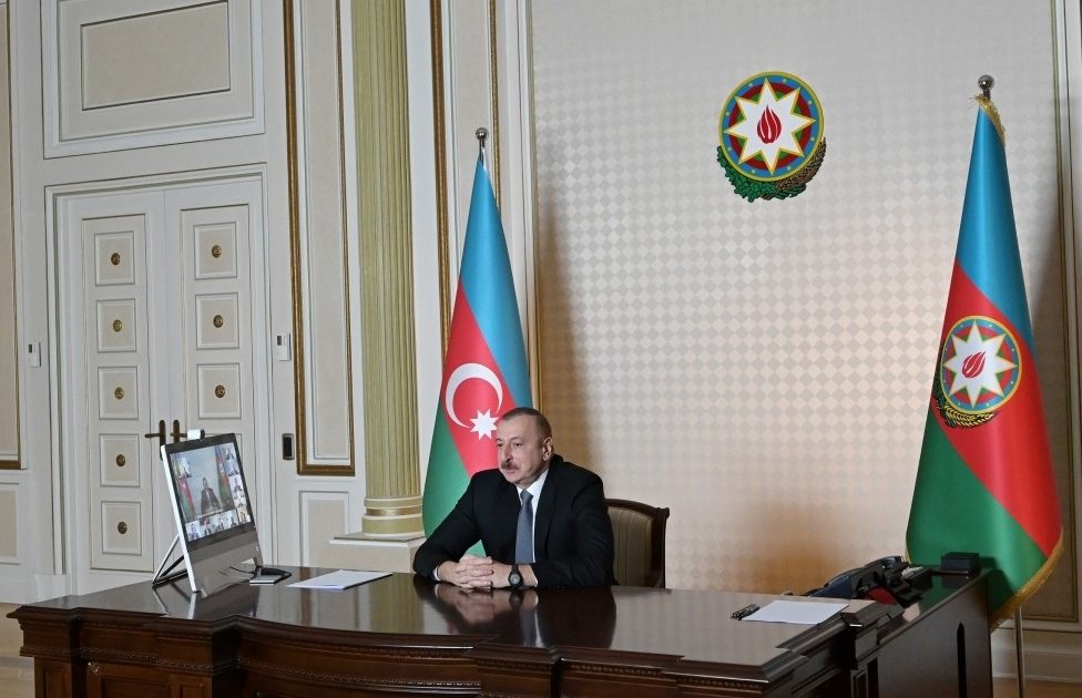 İlham Əliyev AYİB-in prezidenti ilə videokonfrans keçirdi
