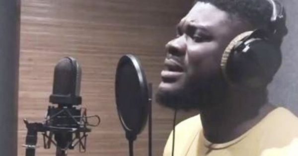 Nigeriyalı “Sarı gəlin”i Azərbaycan dilində oxudu – Video