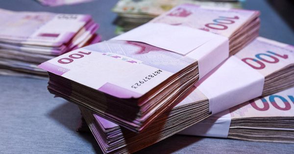 Bu şəxslərin maaşı 890 manat oldu — QƏRAR