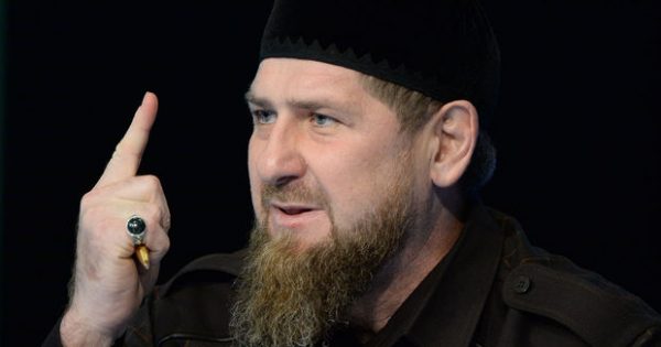 Kadırov Makronu sərt tənqid etdi: “Bu mövqeyimə görə vəzifəmi tərk etməyə, həyatımı verməyə hazıram!”