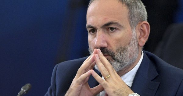 Başladı! Vazgen Manukyan Paşinyanı istefaya səslədi: “Ermənistan tarixin biabırçı və dağıdıcı səhifəsini yaşayır”