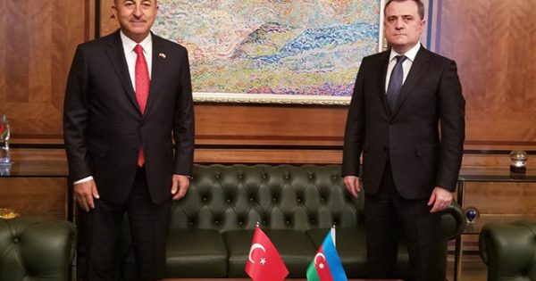 Ceyhun Bayramov Mövlud Çavuşoğluna zəng edib