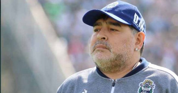 FIFA assosiasiyaya Maradona ilə bağlı müraciət edib