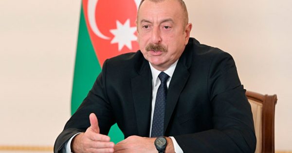 Ali Baş Komandan hərbçi valideynlərinə təşəkkür etdi