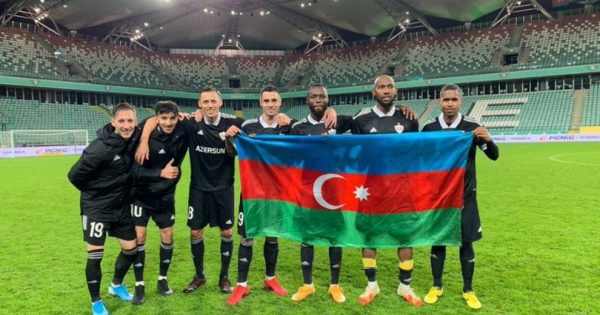 “Qarabağ”ın futbolçuları Ağdamdakı Cümə məscidində namaz qılıb