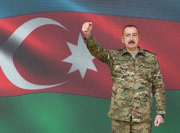 Tarix yazan Ali Baş Komandan: Azərbaycan xalqı sıx yumruq kimi birləşdi