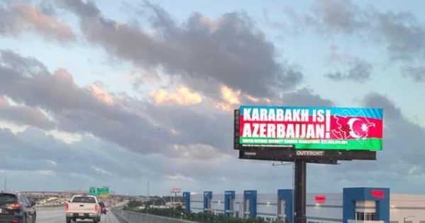 Mayamidə “Karabakh is Azerbaijan” yazılmış lövhələr asıldı – Fotolar