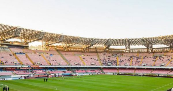 “Napoli”nin stadionuna Maradonanın adı verildi