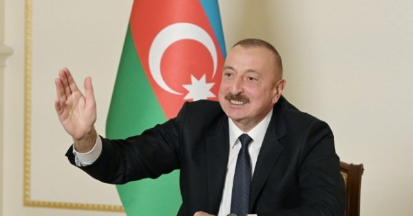 İlham Əliyev Laçınla bağlı xalqı təbrik etdi