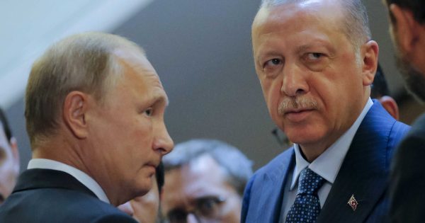 Putin: “Ərdoğan özünü kişi kimi aparır və sözünə sadiqdir”