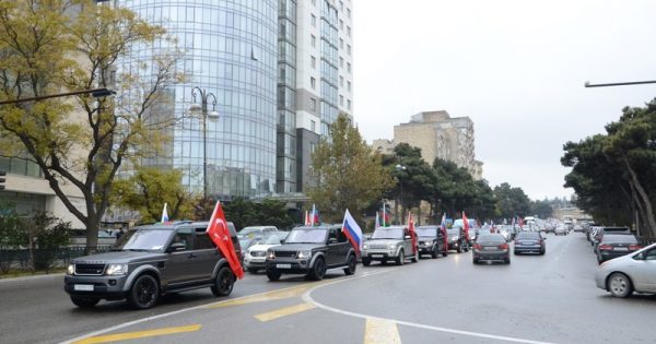 Laçının azad edilməsi ilə bağlı avtoyürüş keçirilib – Fotolar