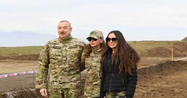 Leyla Əliyevadan valideynlərinin evlilik ildönümü ilə bağlı paylaşım – FOTO