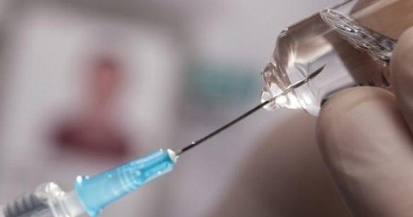 Koronavirus peyvəndlərinin ilk partiyası Azərbaycana gətirildi