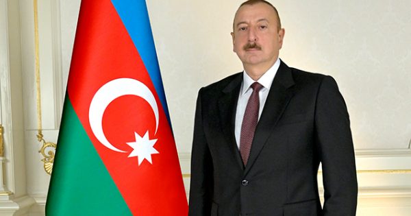 Prezident pravoslav xristian icmasının Milad bayramını təbrik etdi