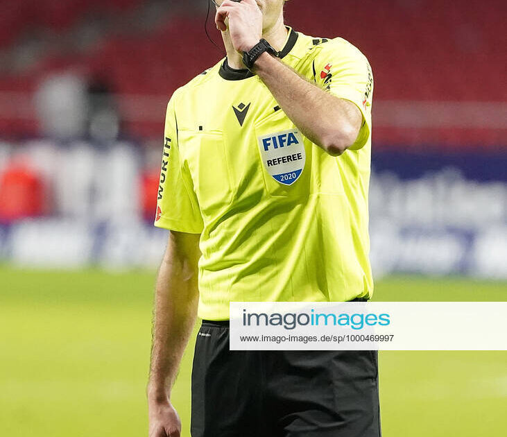 image-spanish-referee-ricardo-de-burgos-bengoetxea-during-la-liga-match-january-24-2021-20210124342