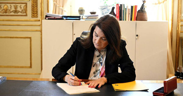 image-swedens-foreign-minister-linde-signs-application-for-nato-membership-in-stockholm