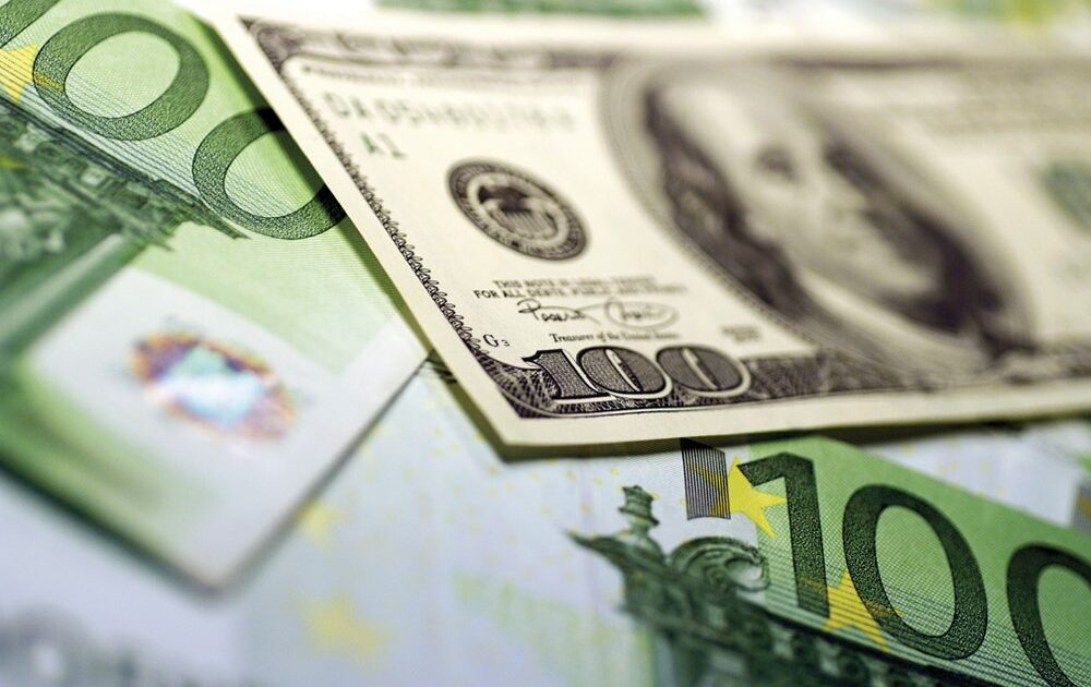 image-1677135307_dollar_eu0695