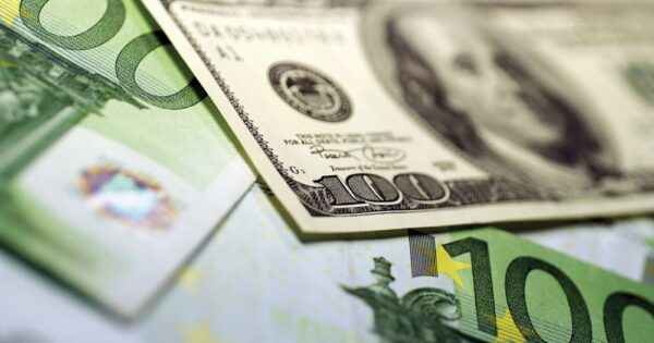 image-1677135307_dollar_eu0695