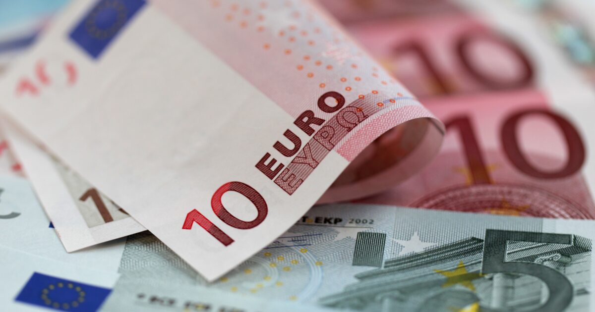 image-1679729495_euro-bills-10