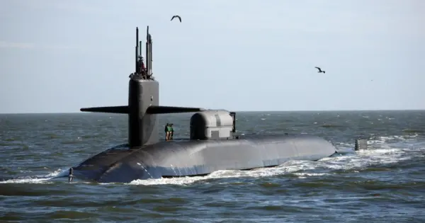 image-1920px-us-navy-081124-n-1841c-014-uss-georgia-ssgn-729-blue-transits-the-atlantic-intercoastal-waterway