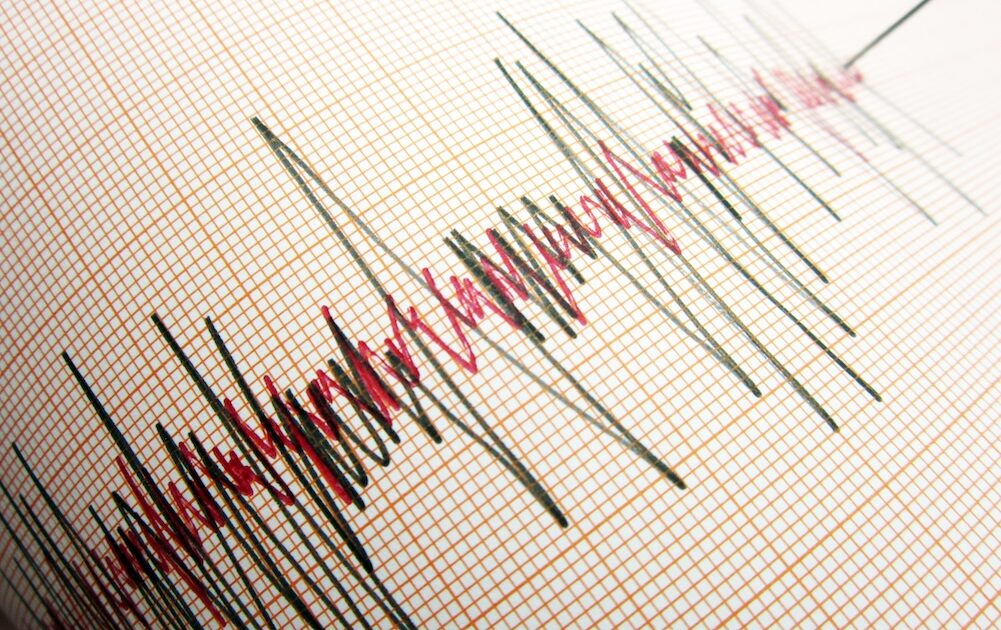 image-seismograph-and-earthquake-a-seismograph-that-records-the-seismic-activity