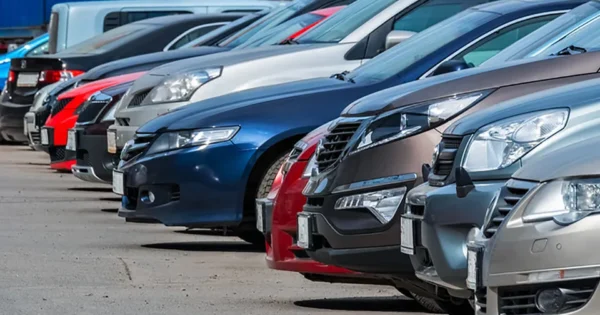 image-row-of-cars-istock-1133561369-valeryyurasov