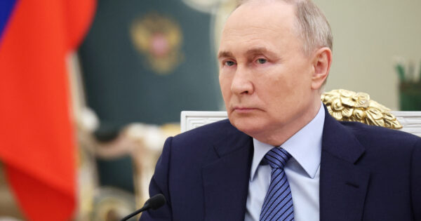 image-russian-president-vladimir-putin-meets-with-winners-of-the-leaders-of-russia-national-management-competition-in-moscow