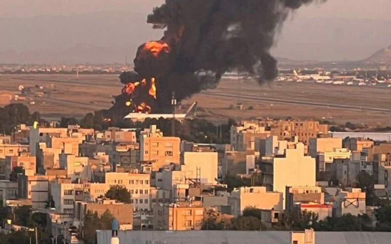 İranın Məşhəd hava limanı bombalandı