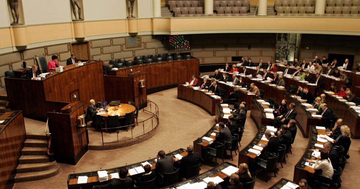 image-finlandiya-parlament