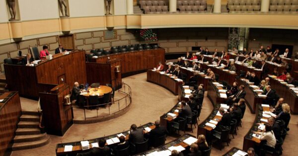 image-finlandiya-parlament