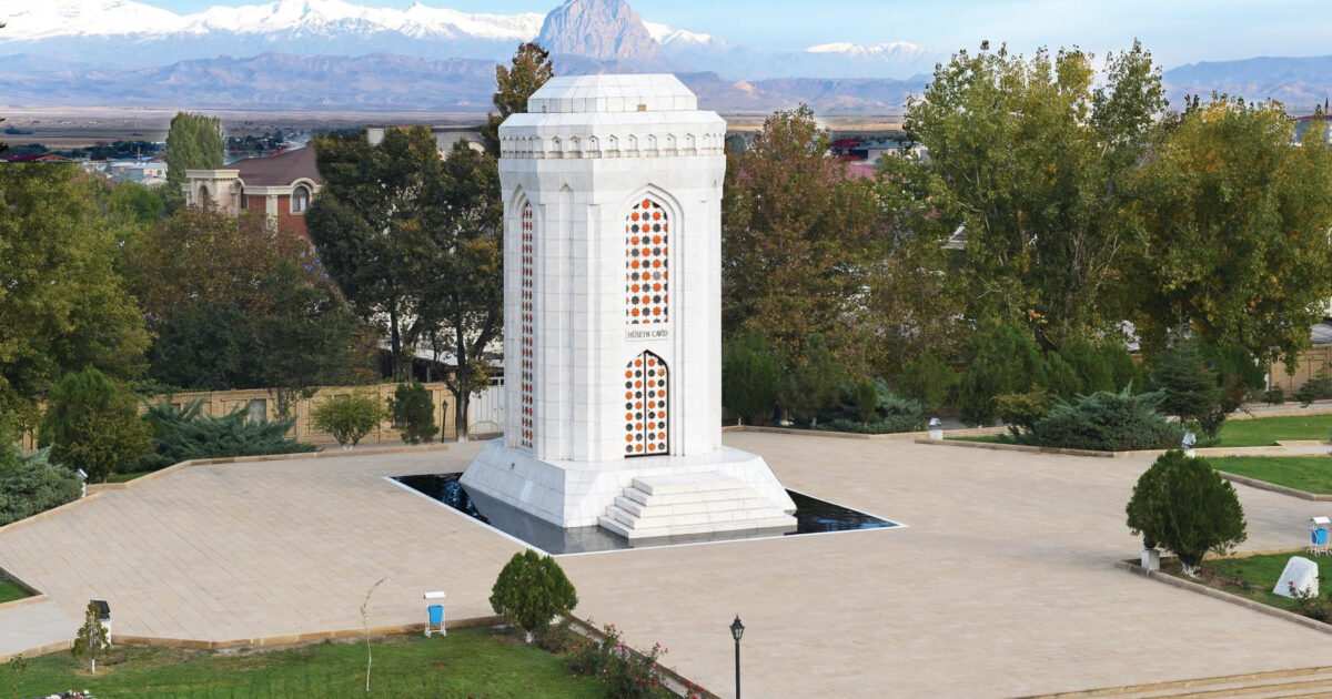 image-huseyn_cavid_meqberesi_2_1762963057