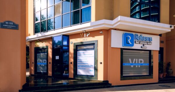 “Referans” klinikası ilə bağlı şok şikayət: Xəstələri nəzərə almırlar 2 image-ikcvl8q4phmfopccmrfa5lqfv3zioq5w