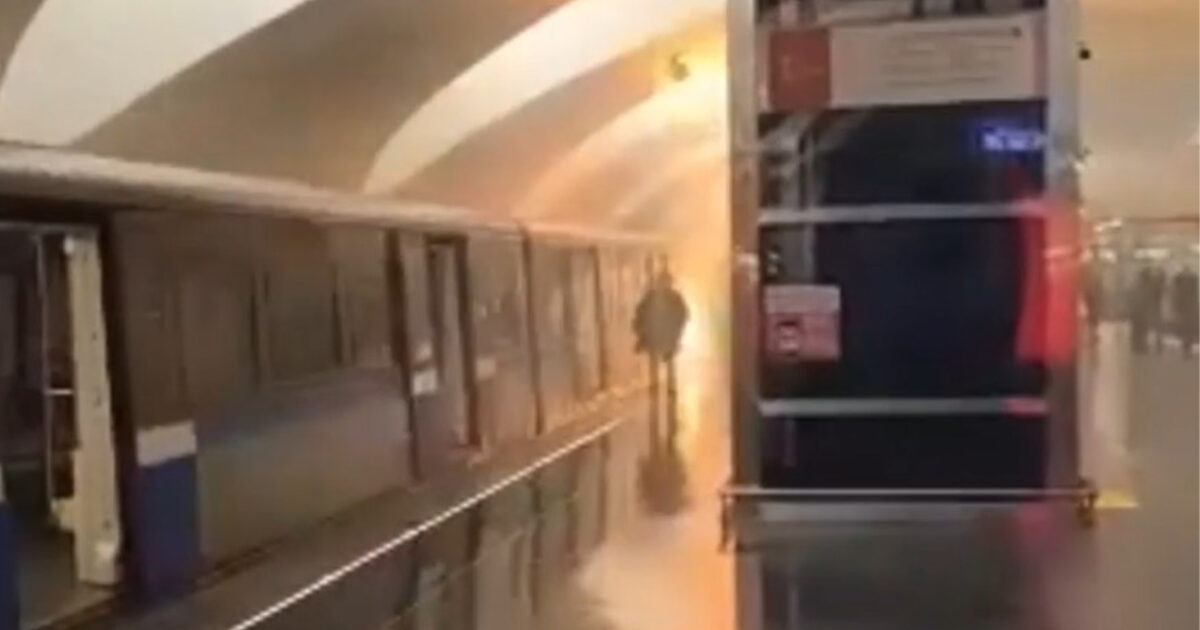 Moskvada metroda partlayış oldu - Video 1 image-metropartlayis