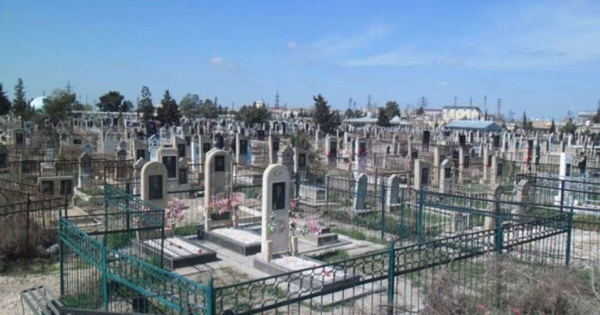 Azərbaycanda ŞOK: Məzar daşına yazılan cümləyə görə... 1 image-mezar-dasi