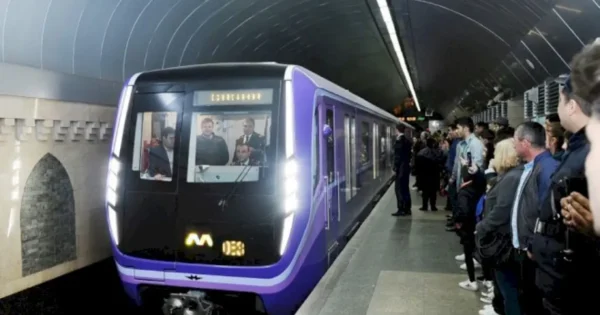 Bakı metrosunda nə baş verir? - ANBAAN GÖRÜNTÜLƏR 2 image-tustu